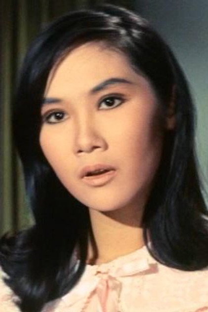 Maggie Lee